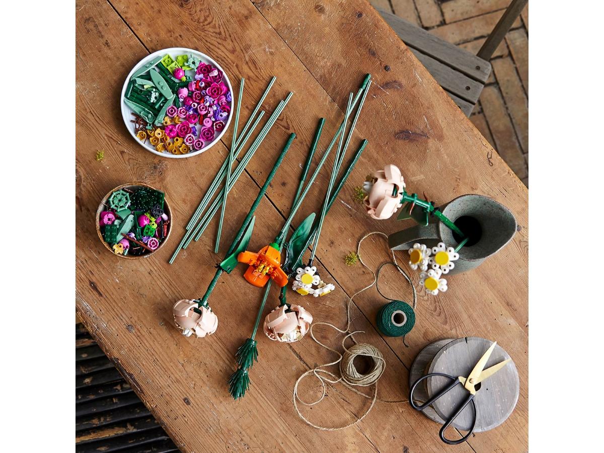 LEGO Bukiet Kwiatów 10280 - Kreatywna dekoracja do domu - obrazek 4