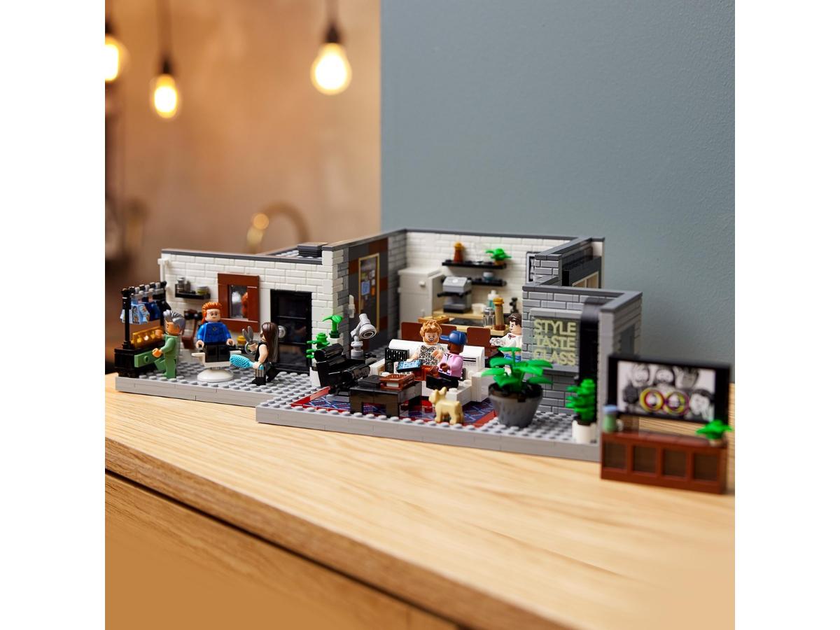 LEGO Icons 10291 Queer Eye - Mieszkanie Fab Five w Twoim domu - obrazek 3
