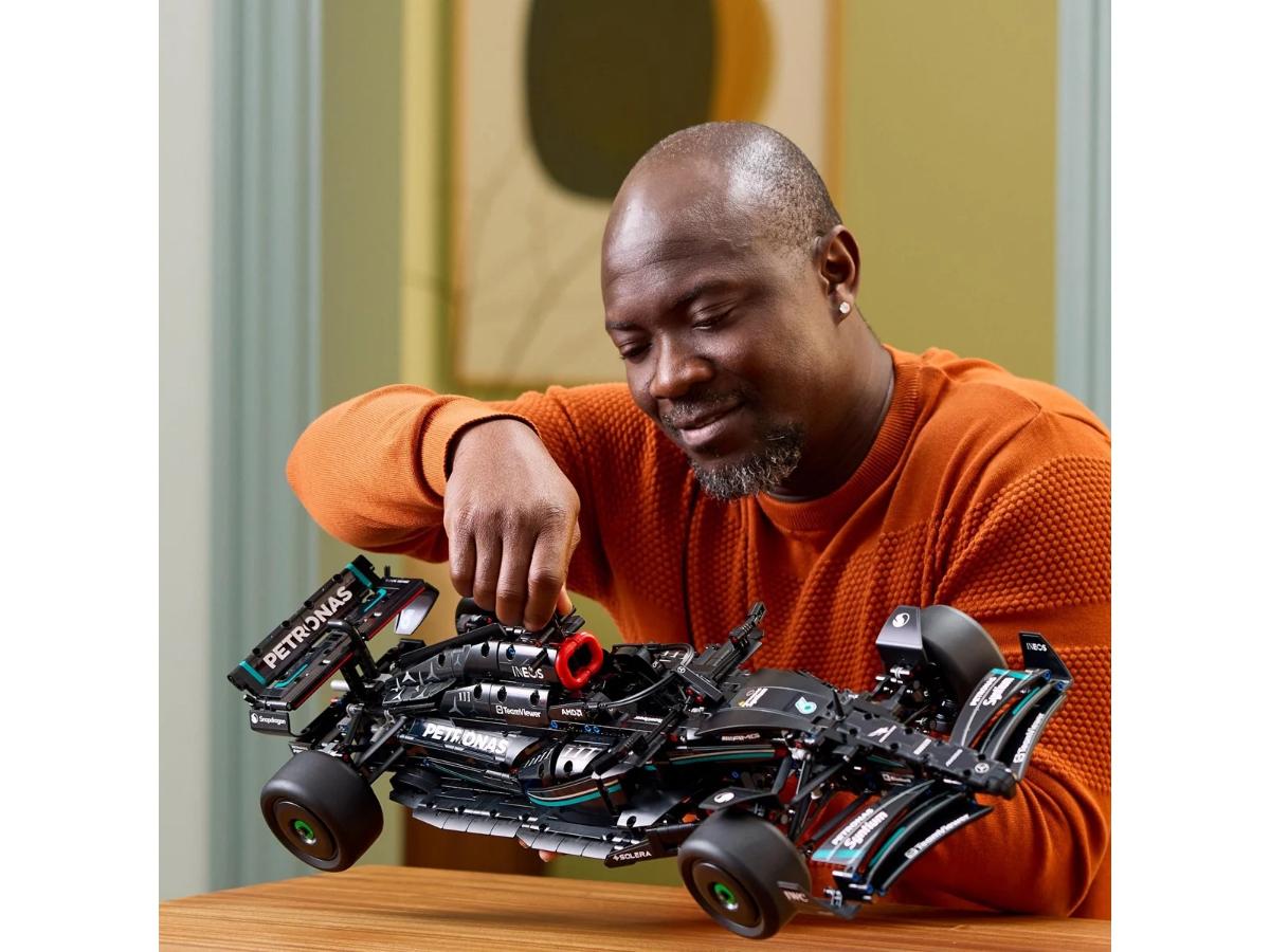 LEGO Technic 42171 Mercedes-AMG F1 W14 - Realistyczny model wyścigowy - obrazek 6
