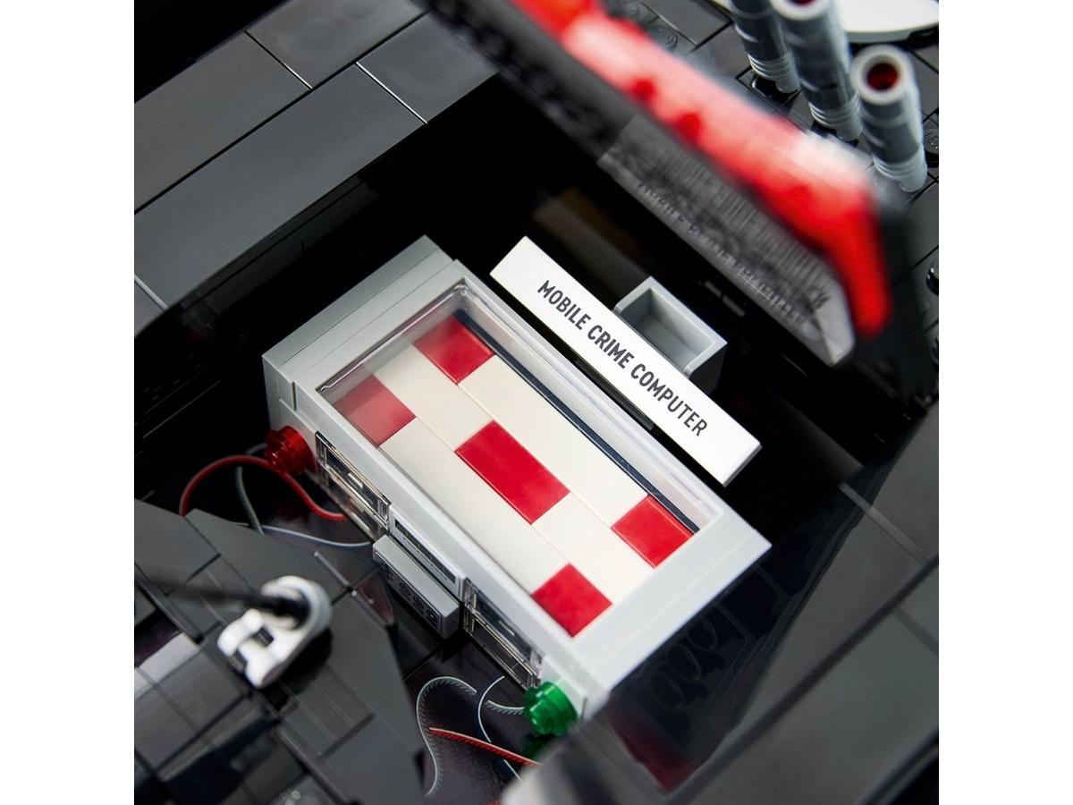 LEGO Batmobil - Klasyczny model z serialu Batman™ - obrazek 5