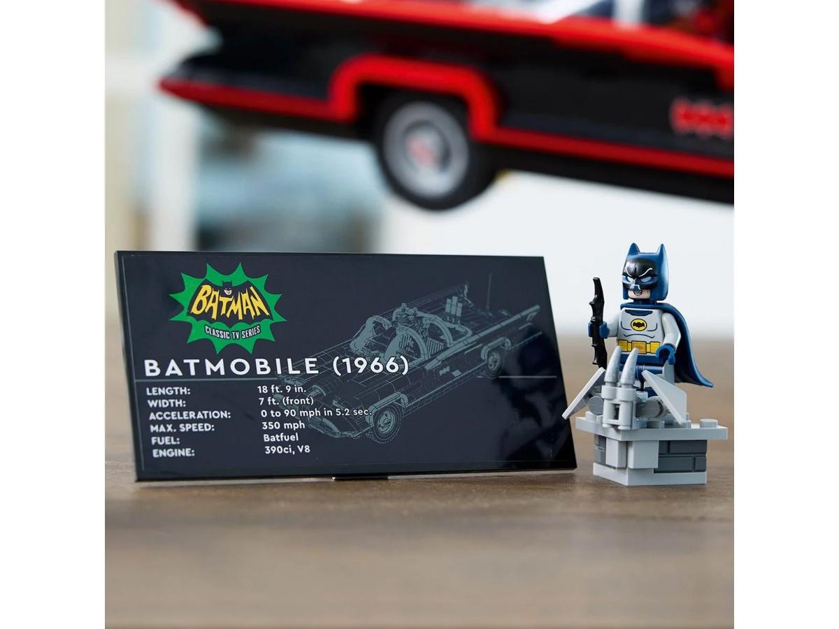 LEGO Batmobil - Klasyczny model z serialu Batman™ - obrazek 6