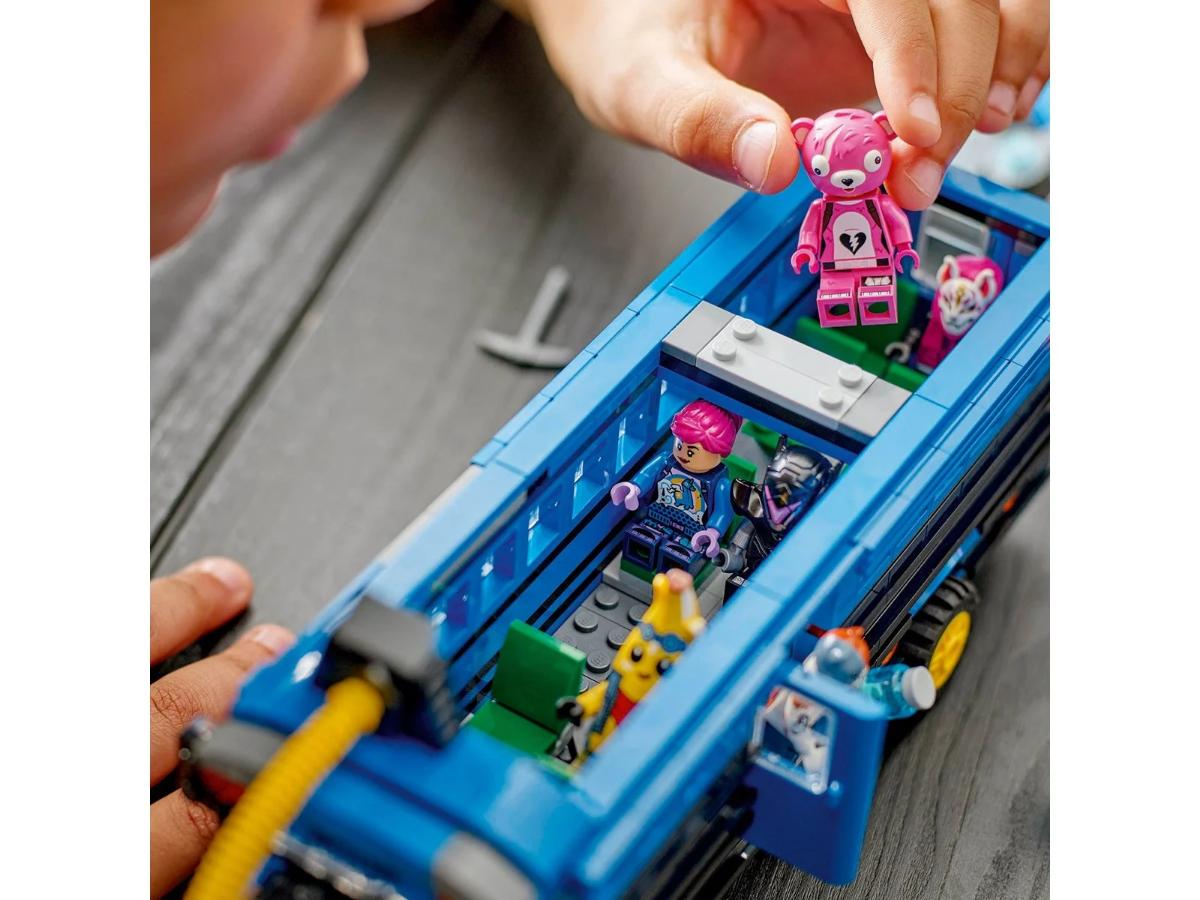 LEGO Bus Bojowy - Niezapomniana przygoda w Fortnite - obrazek 2