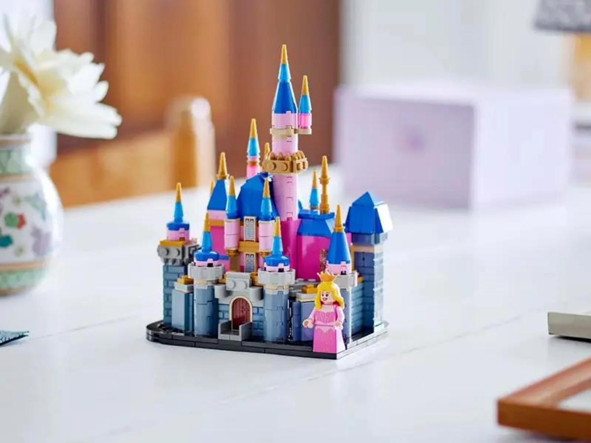 LEGO Disney Mini-model – Zamek Śpiącej Królewny - Magia w budowaniu - obrazek 4